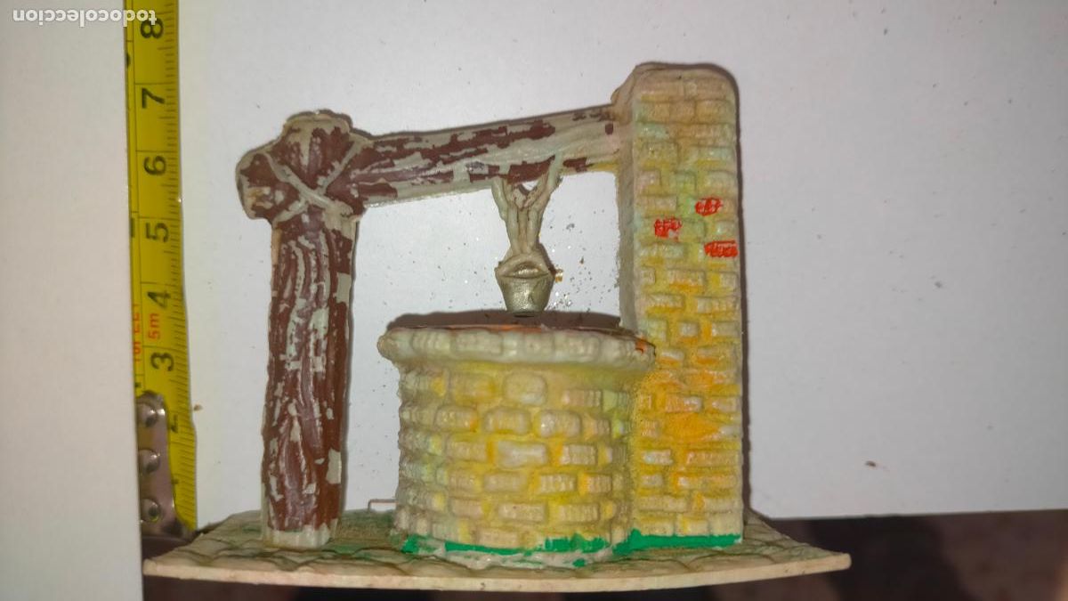 Figuras de Pres&eacute;pios: Figura de portal de bel&eacute;n antigua pl&aacute;stico diro