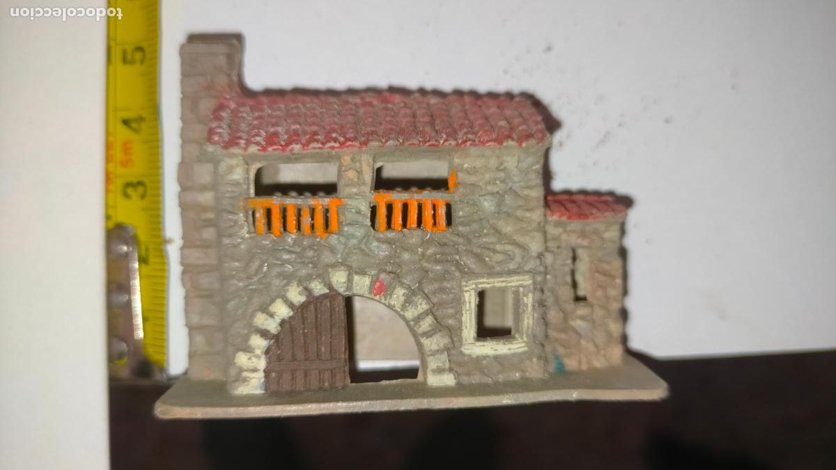 Figuras de Pres&eacute;pios: Figura de portal de bel&eacute;n antigua pl&aacute;stico diro