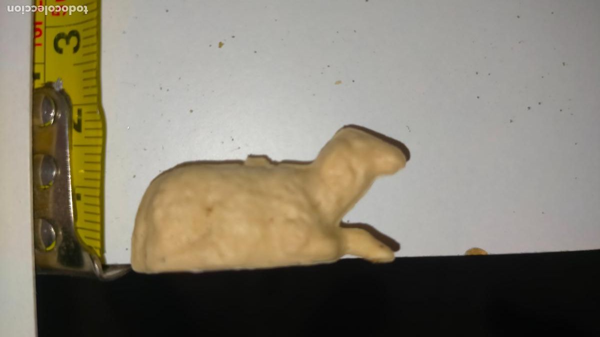 Figuras de Pres&eacute;pios: Figura de portal de bel&eacute;n antigua pl&aacute;stico diro