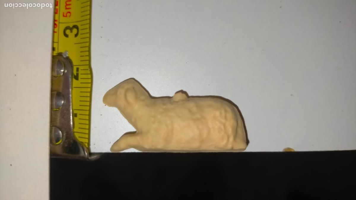 Figuras de Pres&eacute;pios: Figura de portal de bel&eacute;n antigua pl&aacute;stico diro