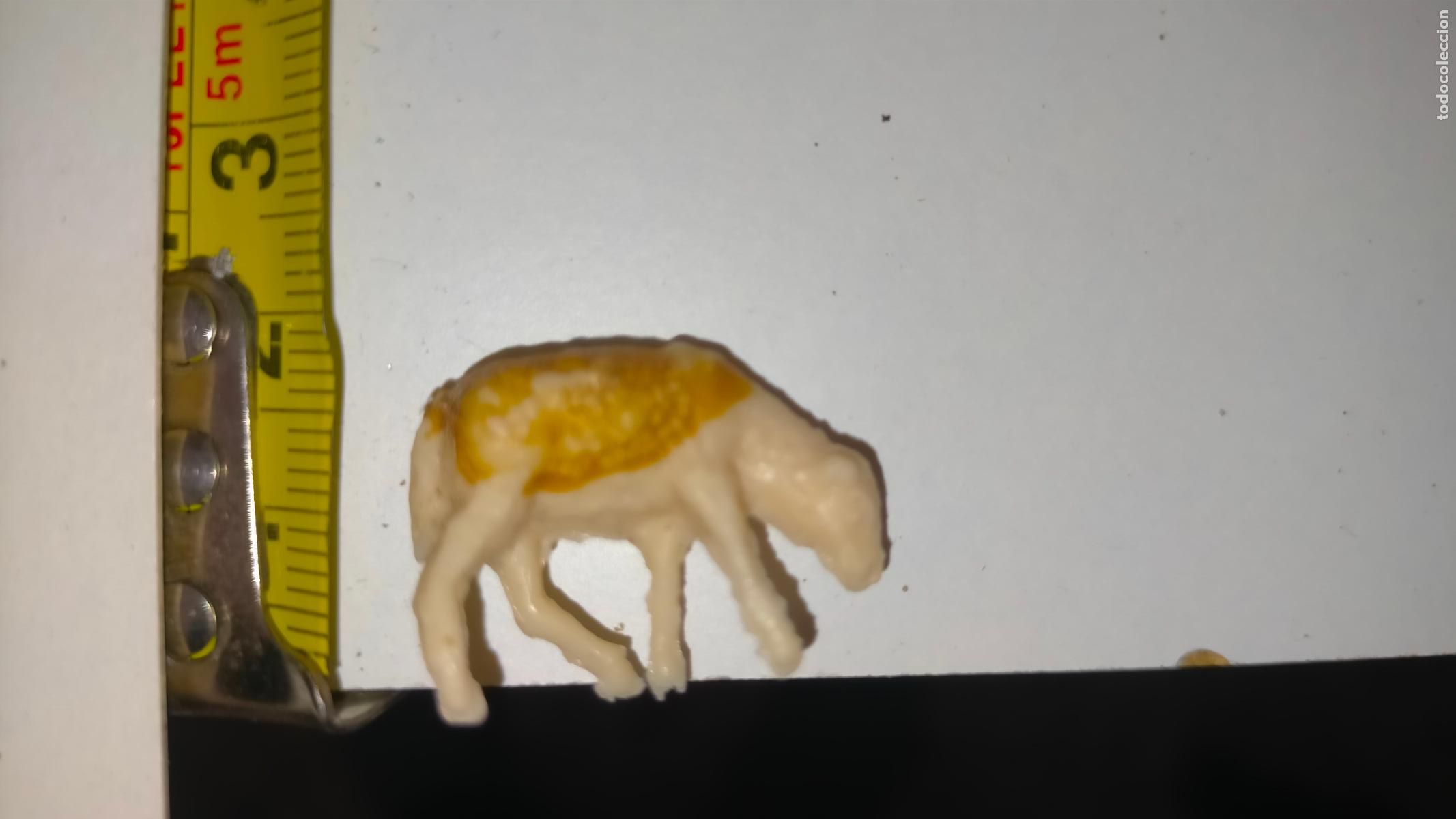 Figuras de Pres&eacute;pios: Figura de portal de bel&eacute;n antigua pl&aacute;stico diro