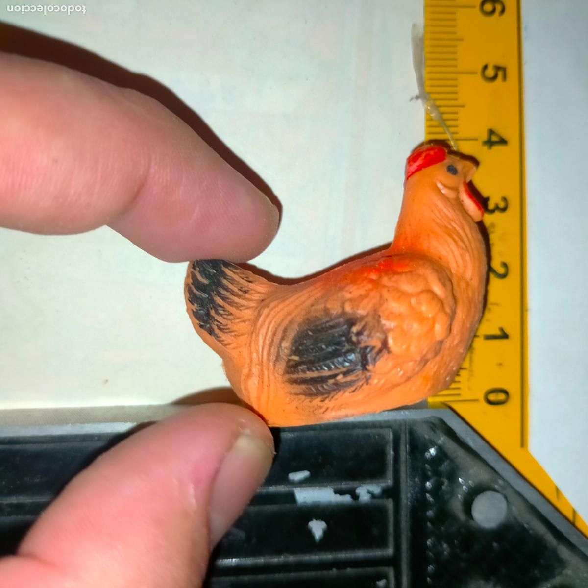 Figuras de Pres&eacute;pios: Figura de portal de bel&eacute;n antigua pl&aacute;stico duro