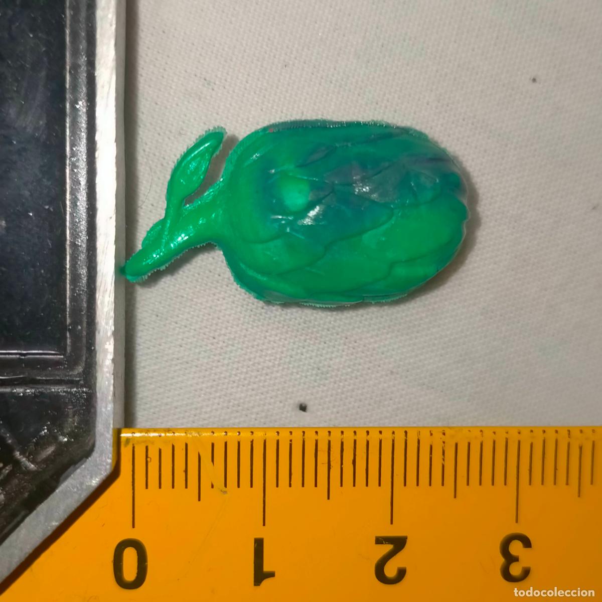 Figuren f&uuml;r Weihnachtskrippen: ANTIGUA FIGURA PORTAL DE BELEN PLASTICO DURO FRUTAS O VERDURAS