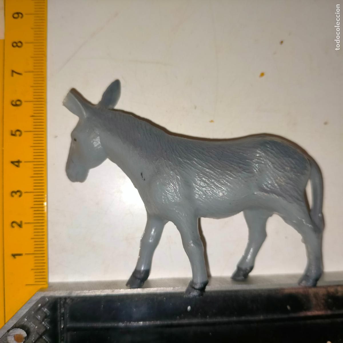 Figuras de Pres&eacute;pios: HAGA SU OFERTA , ANTIGUA FIGURA DE PORTAL DE BELEN PLASTICO DURO - BELENES OREJA ROTA