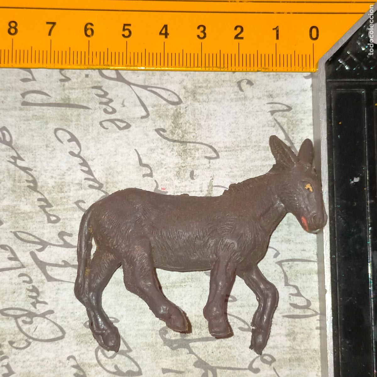 Figuras de Bel&eacute;n: antigua figura de portal de belen nacimiento plastico duro