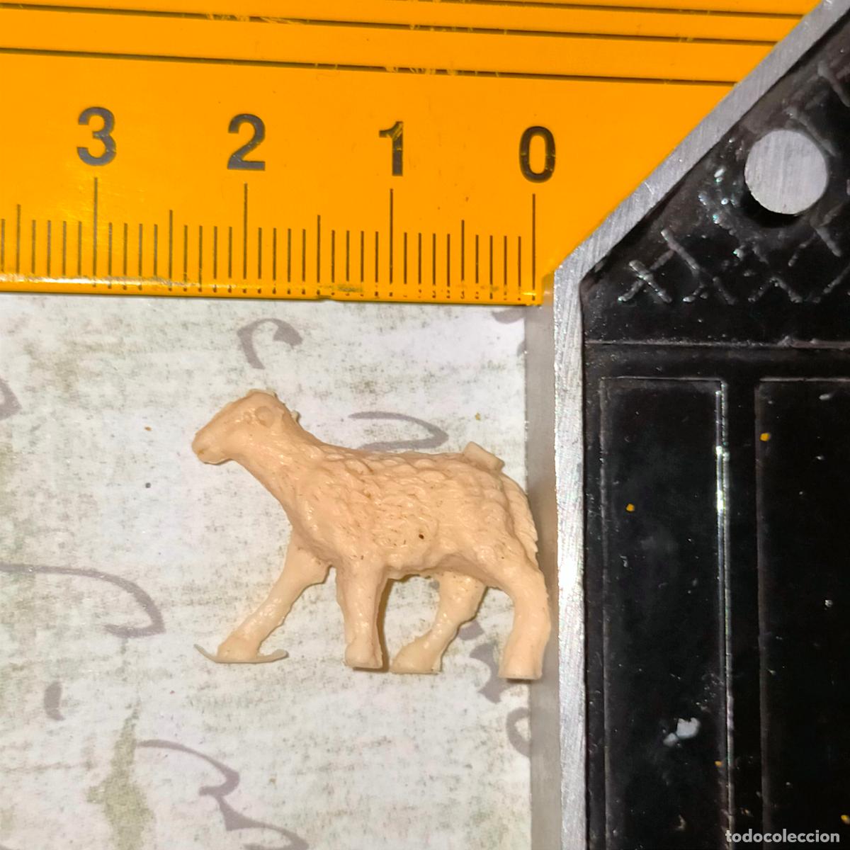 Figuren f&uuml;r Weihnachtskrippen: antigua figura de portal de belen nacimiento plastico duro ANIMAL GRANJA