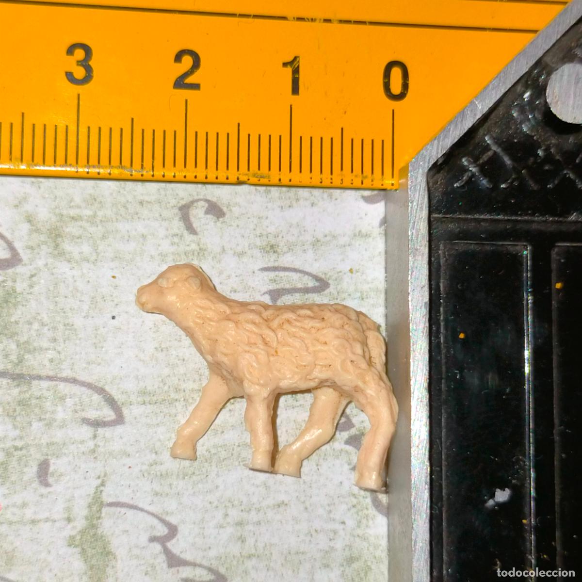 Figuren f&uuml;r Weihnachtskrippen: antigua figura de portal de belen nacimiento plastico duro ANIMAL GRANJA