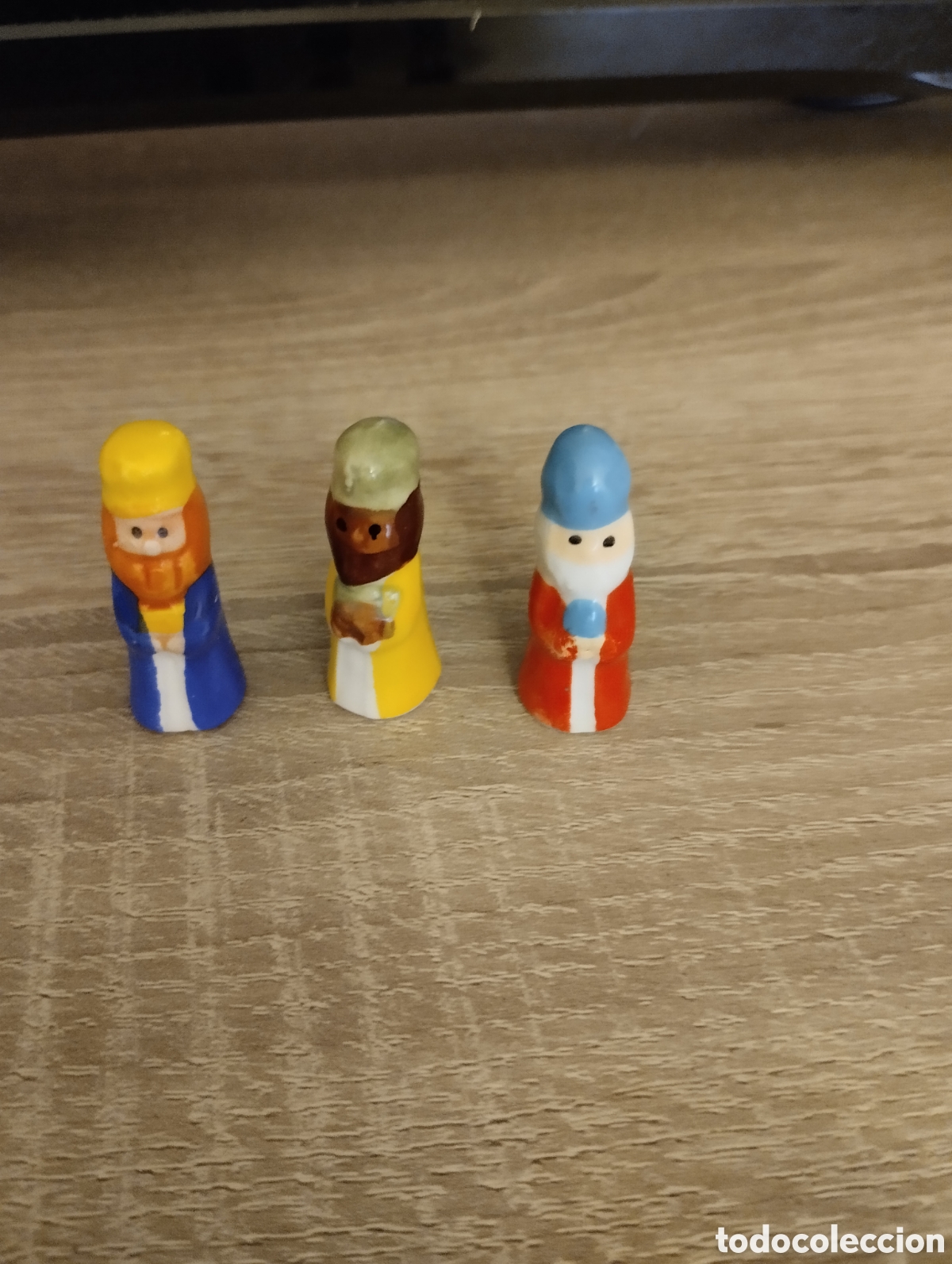 Figuras de Bel&eacute;n: Figuras Reyes Magos en miniatura ,son de porcelana ,Miden tres cent&iacute;metros y medio .