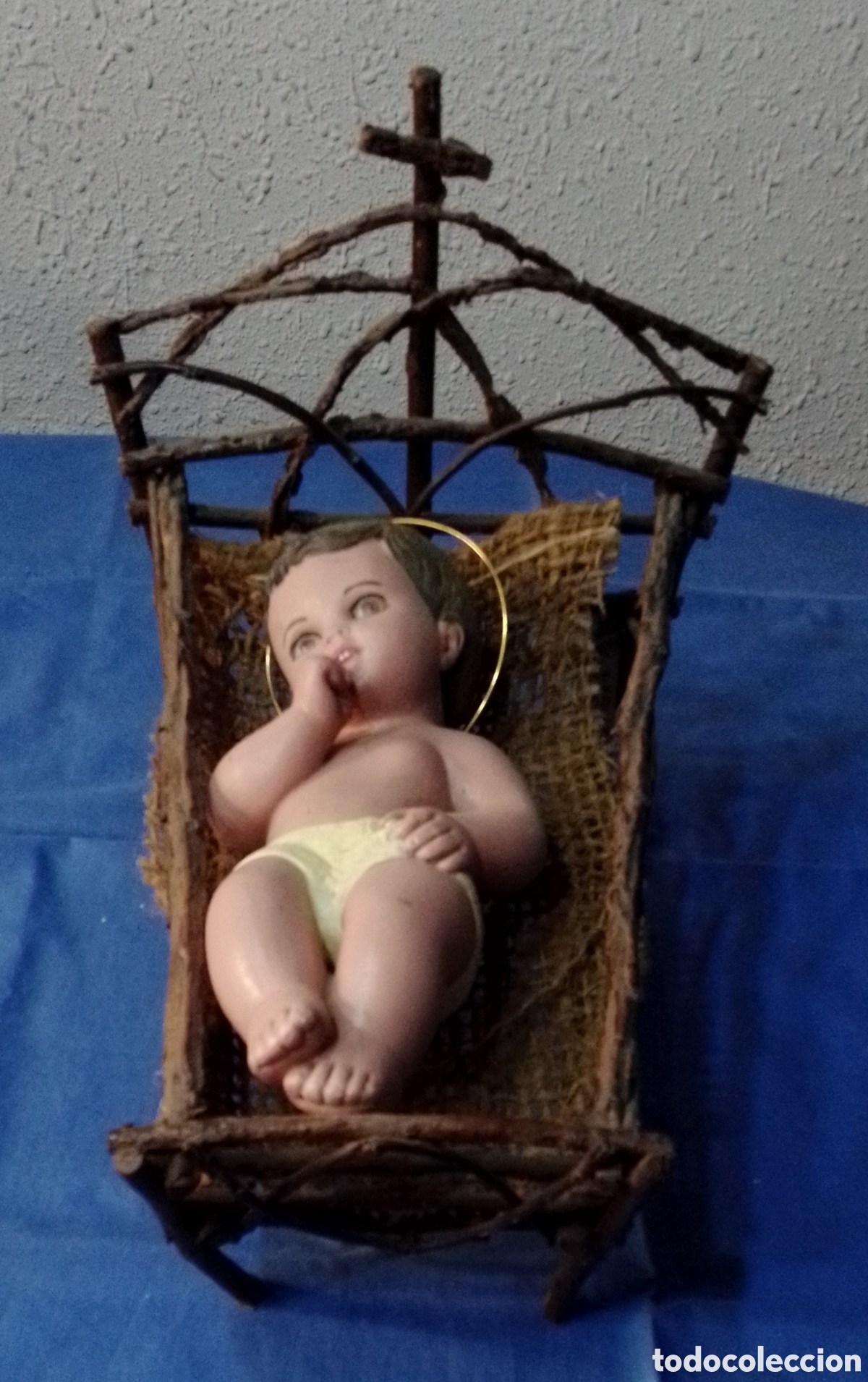 Figuras de Bel&eacute;n: Ni&ntilde;o Jesus con cuna madera - Foto 3