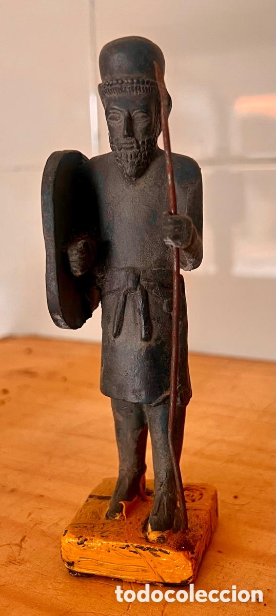 Figuras de Bel&eacute;n: Guardi&aacute;n del templo. Belen . Terracota . Nacimiento.