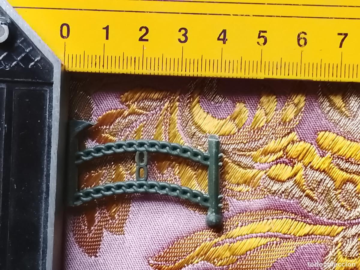 Figuras de Pres&eacute;pios: antigua figura para portal de belen O NACIMIENTO plastico duro