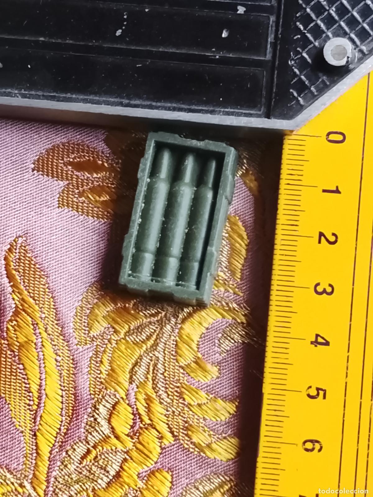 Figuras de Pres&eacute;pios: antigua figura para portal de belen O NACIMIENTO plastico duro