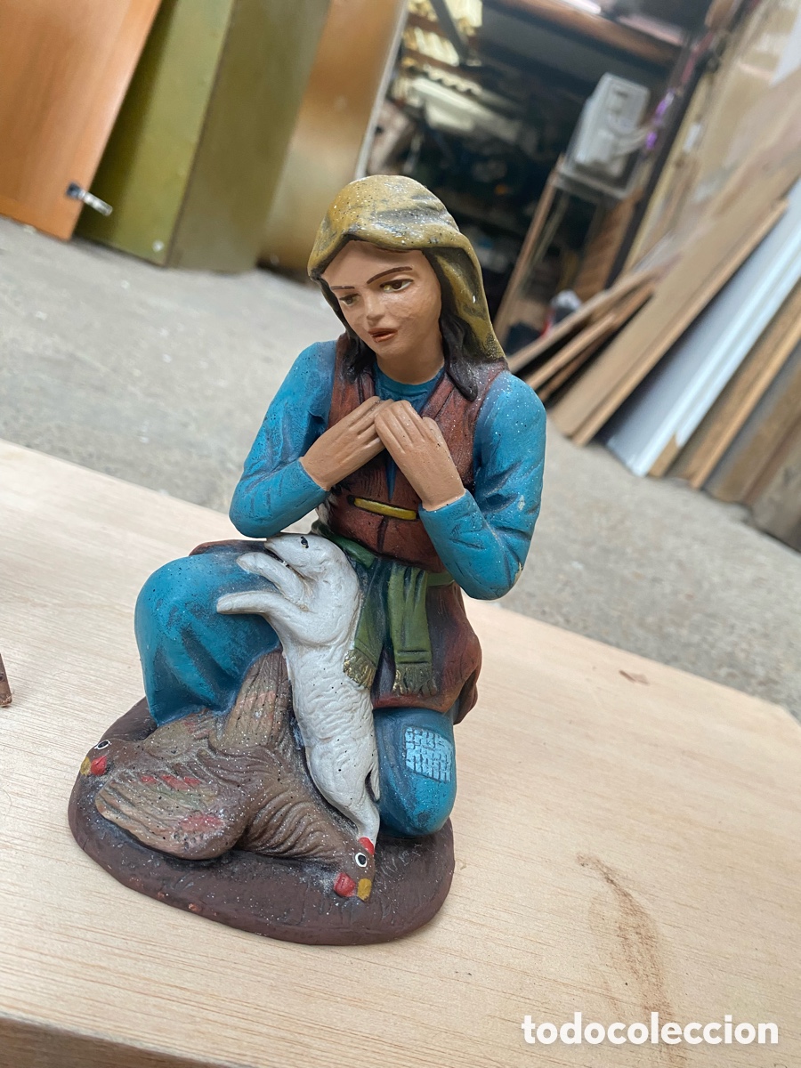 Figuras de Bel&eacute;n: Pastor de pasta - madera. Con tr&iacute;pode cazuela. - Foto 1
