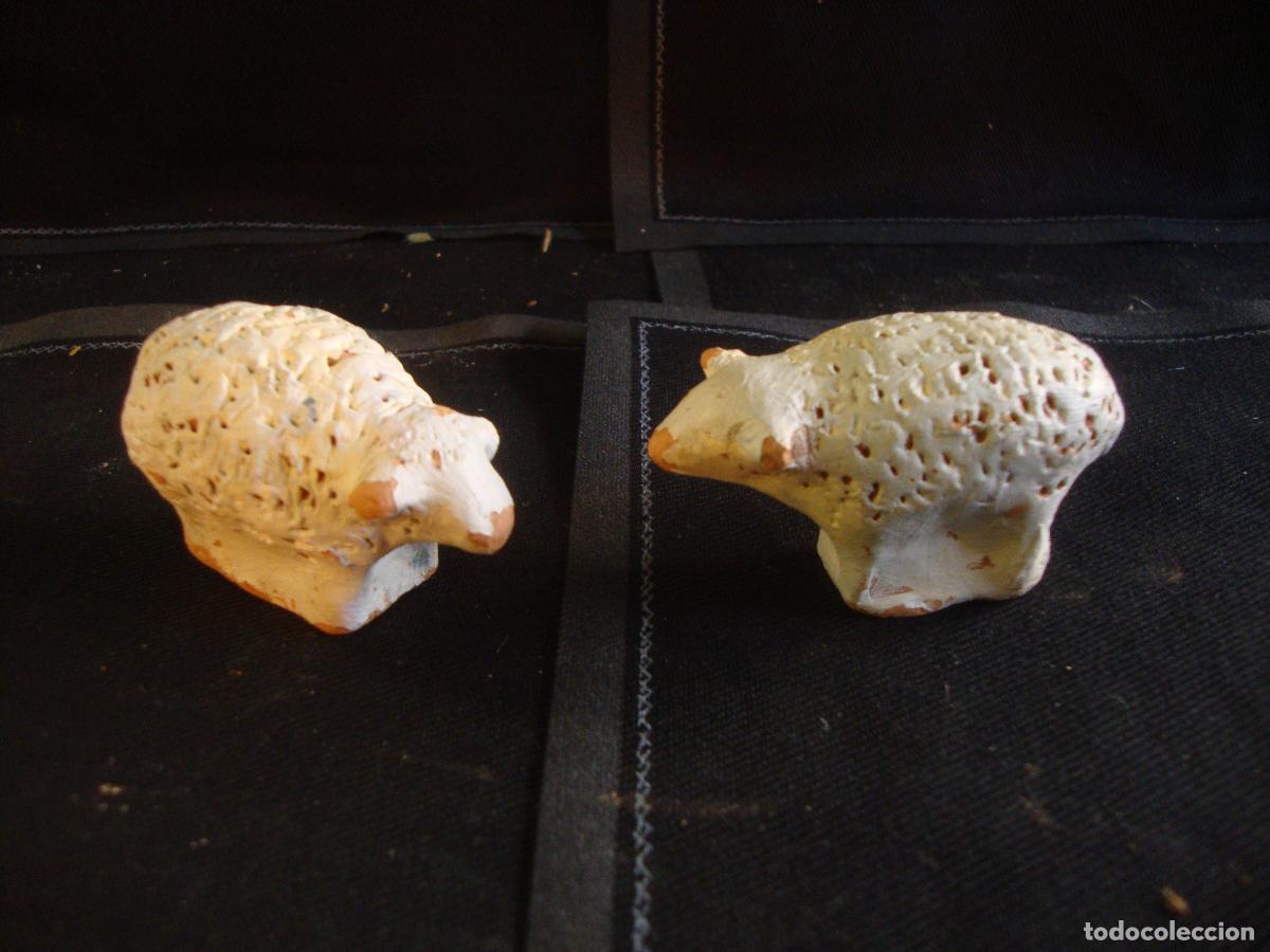 Figuras de Bel&eacute;n: LOTE DE 2 CURISOS CORDEROS - Foto 1