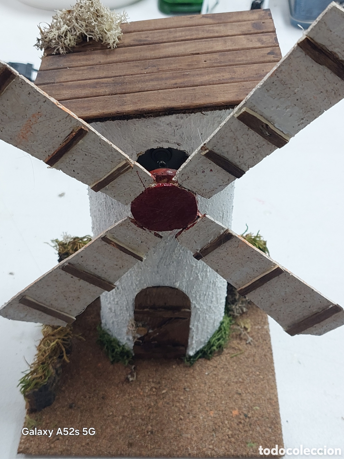 Figurines pour Cr&egrave;ches de No&euml;l: Molino con motor para belenes.