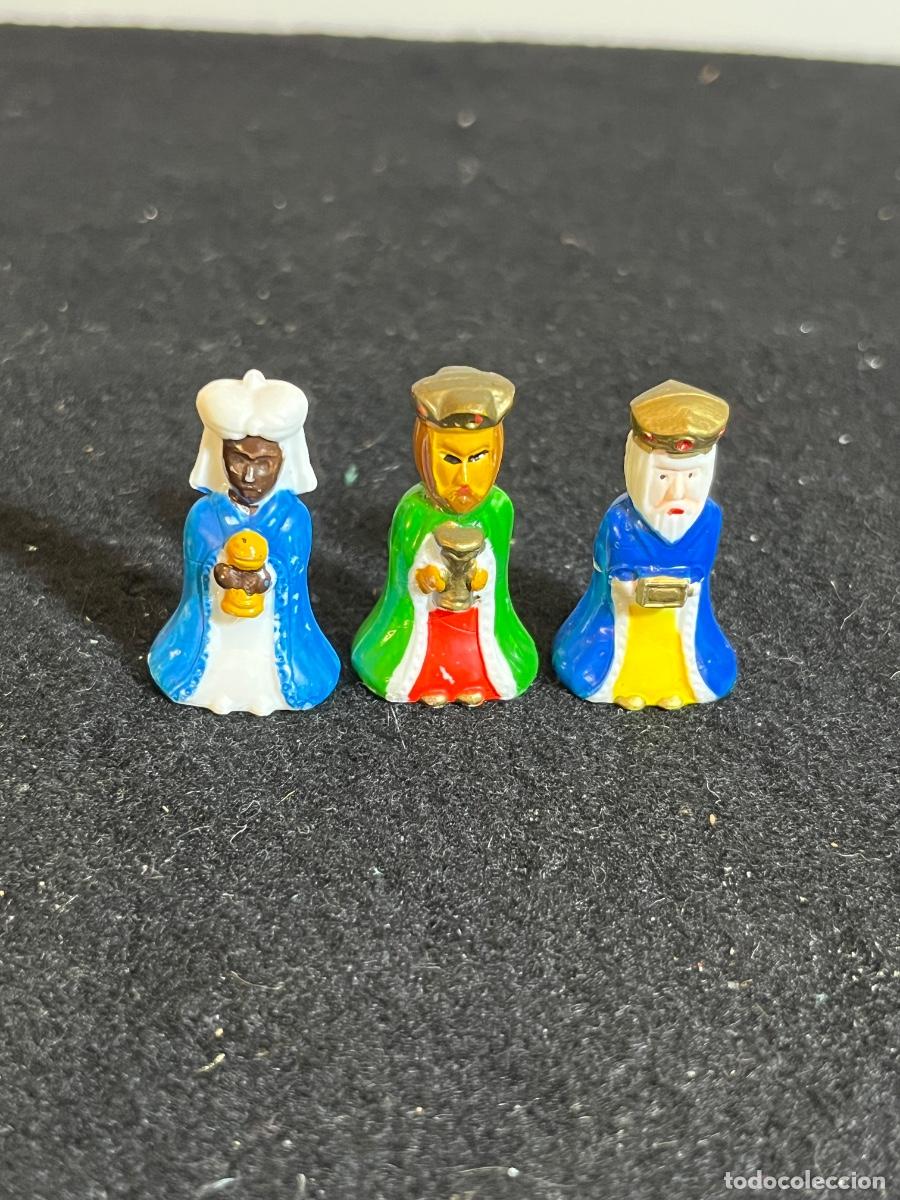 Statuine di Presepe: Figuras Reyes Magos porcelana rosc&oacute;n de Reyes miniaturas Melchor Gaspar Baltasar