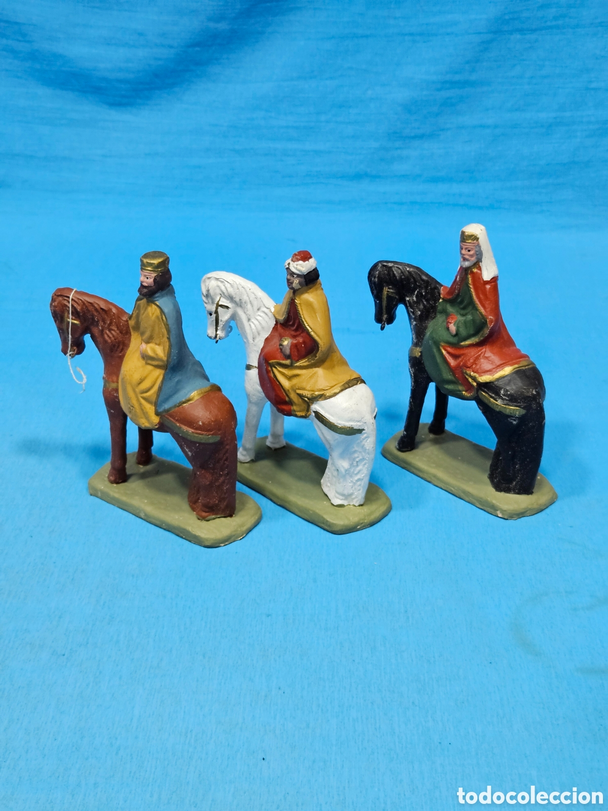 Figuras de Bel&eacute;n: FIGURAS REYES MAGOS A CABALLO. MELCHOR, GASPAR Y BALTASAR . EN BARRO MURCIANO , TERRACOTA