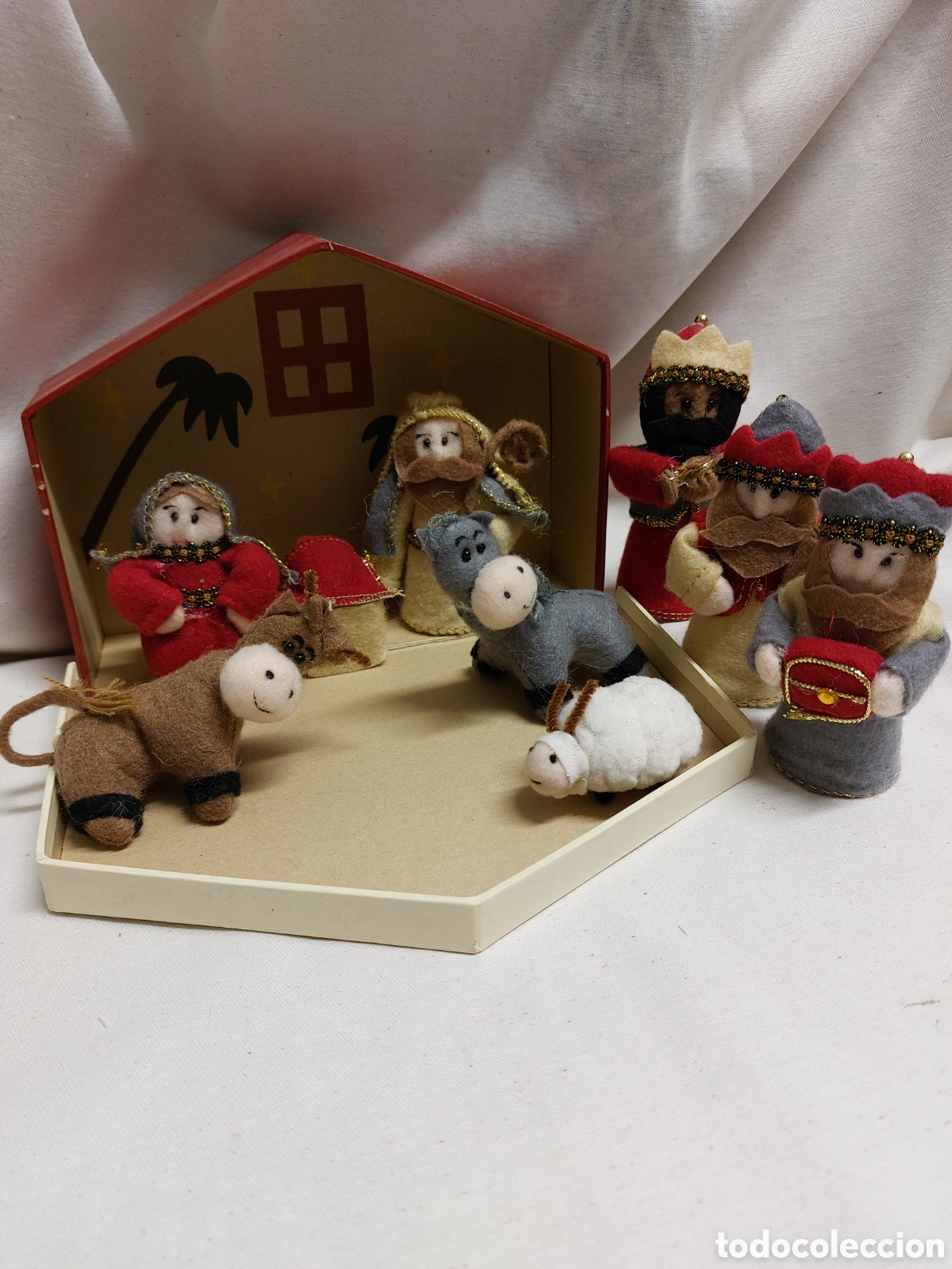 Figuras de Bel&eacute;n: Nacimiento de tela trabajo artesanal