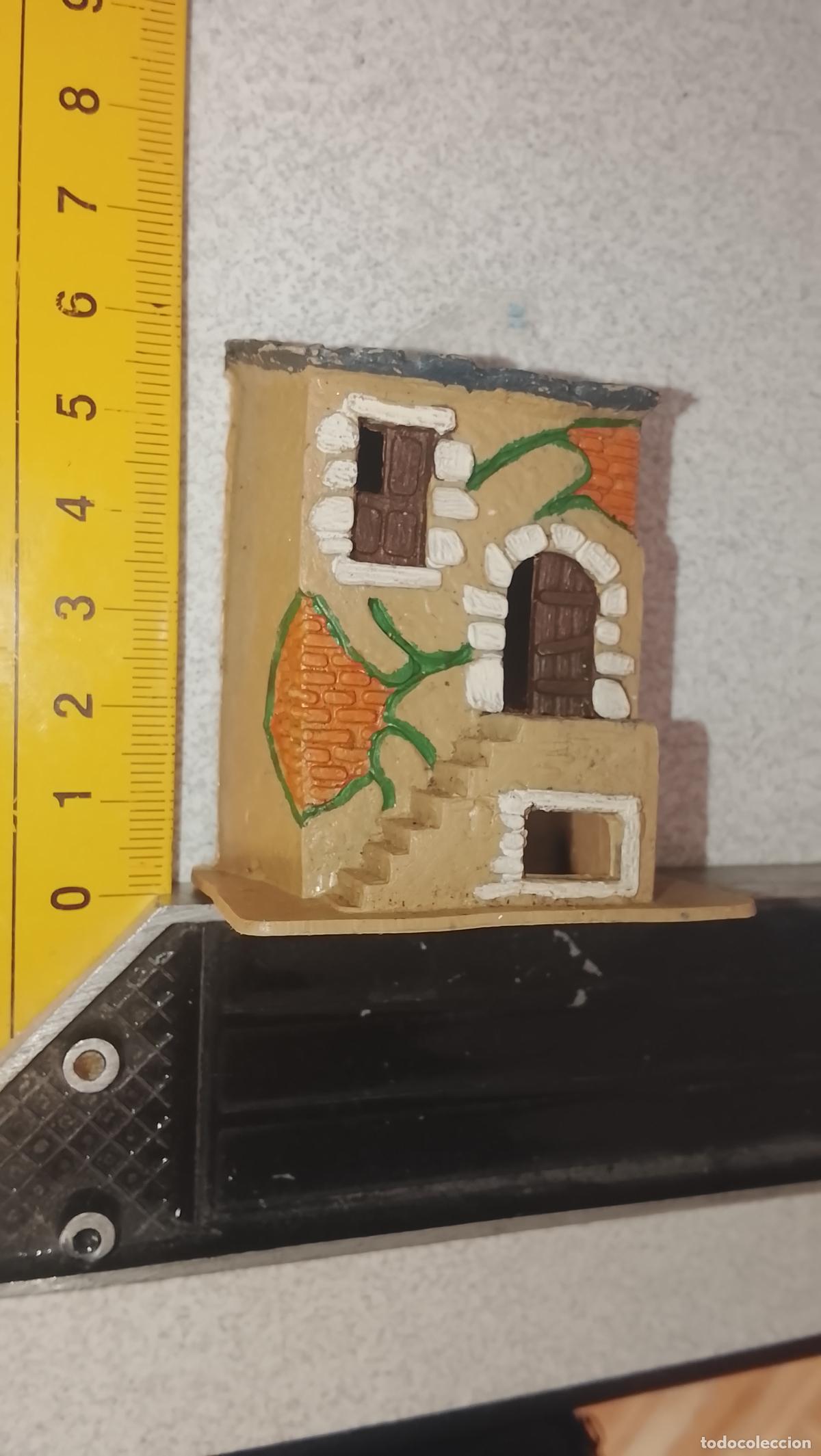 Figuras de Bel&eacute;n: antigua figura de portal de belen plastico duro nacimiento . OFERTA POR LOTES COMBINADOS -