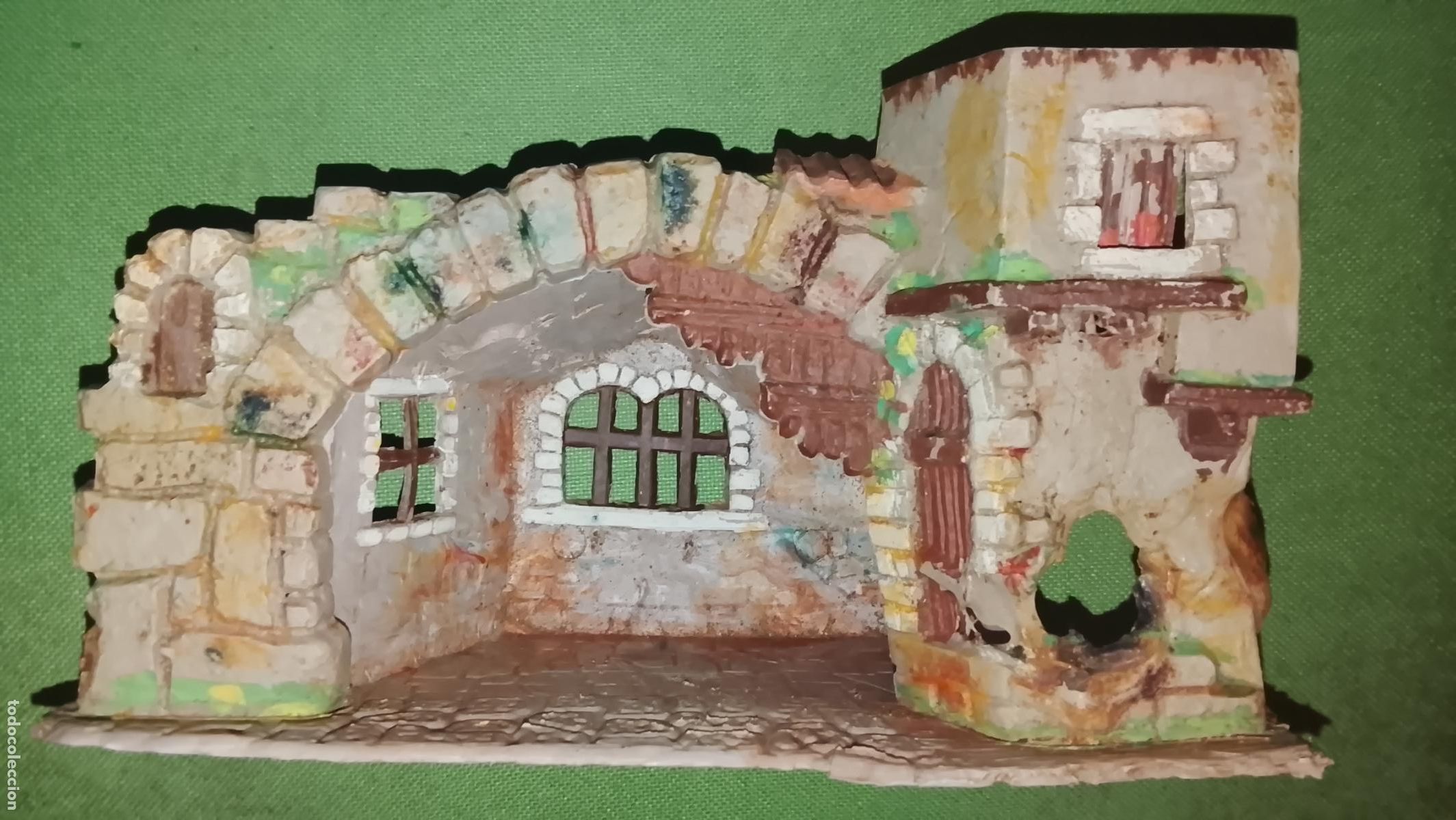 Figuras de Bel&eacute;n: antigua figura de portal de belen plastico duro nacimiento . GRAN CASA PERSEBRE