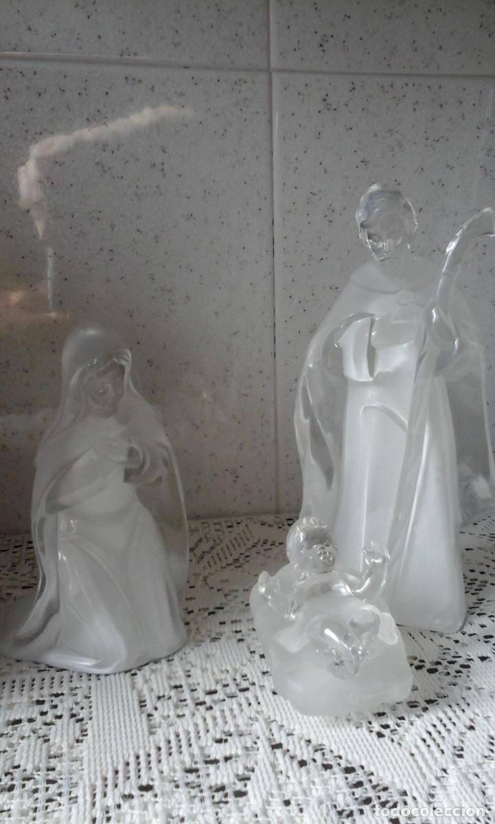 Figuras de Bel&eacute;n: Sagrada familia, traslucida metraquilato, curiosa