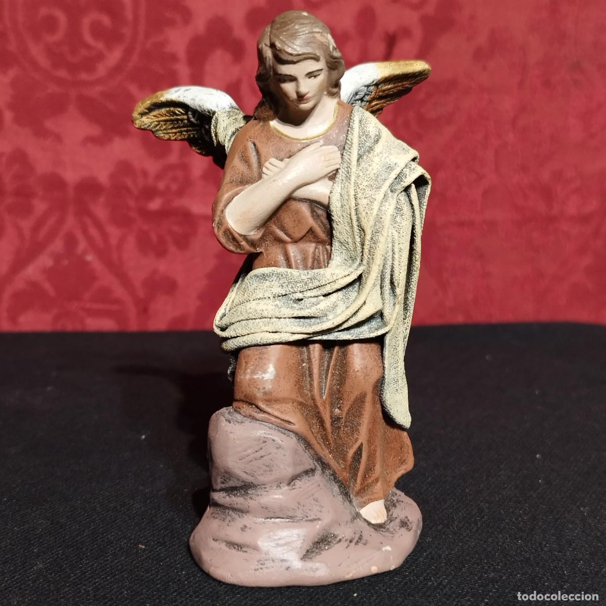Figuras de Bel&eacute;n: FIGURA ANGEL DE PESEBRE / BELEN BARRO CON TELA - 12 cm -