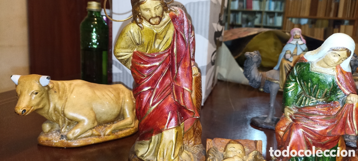 Figuras de Bel&eacute;n: Bel&eacute;n realizado en estuco o resina siglo XX