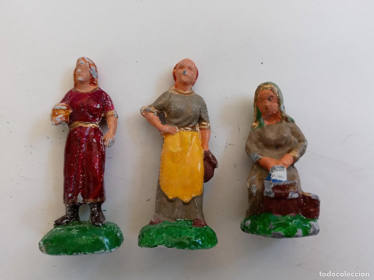 Figuras de Bel&eacute;n: LOTE DE 3 FIGURAS DEL BELEN : PASTORAS . &iexcl; DE PLOMO !!