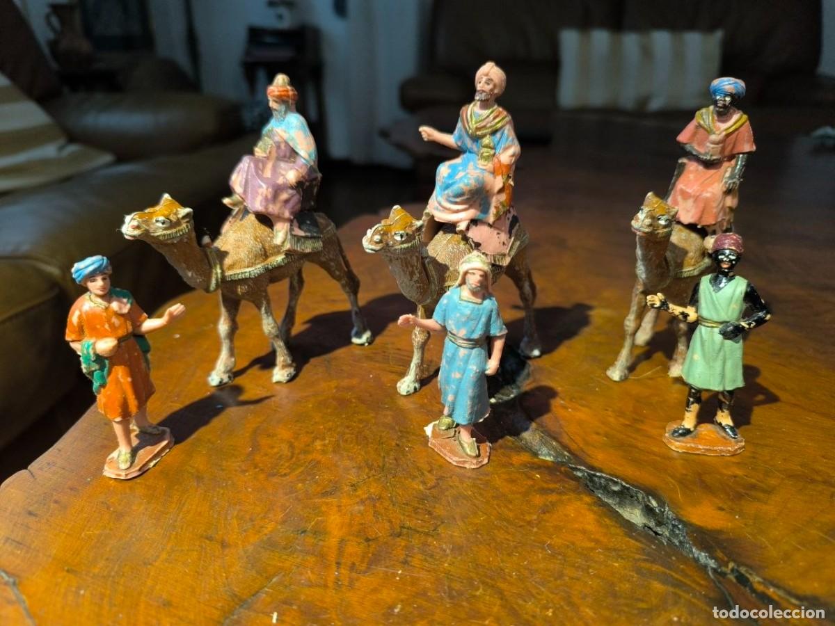 Figuras de Bel&eacute;n: FIGURAS DE BELEN DE PLASTICO PRIMITIVO, REYES Y PAJES, ALTURA SOLO CAMELLO 9 CM
