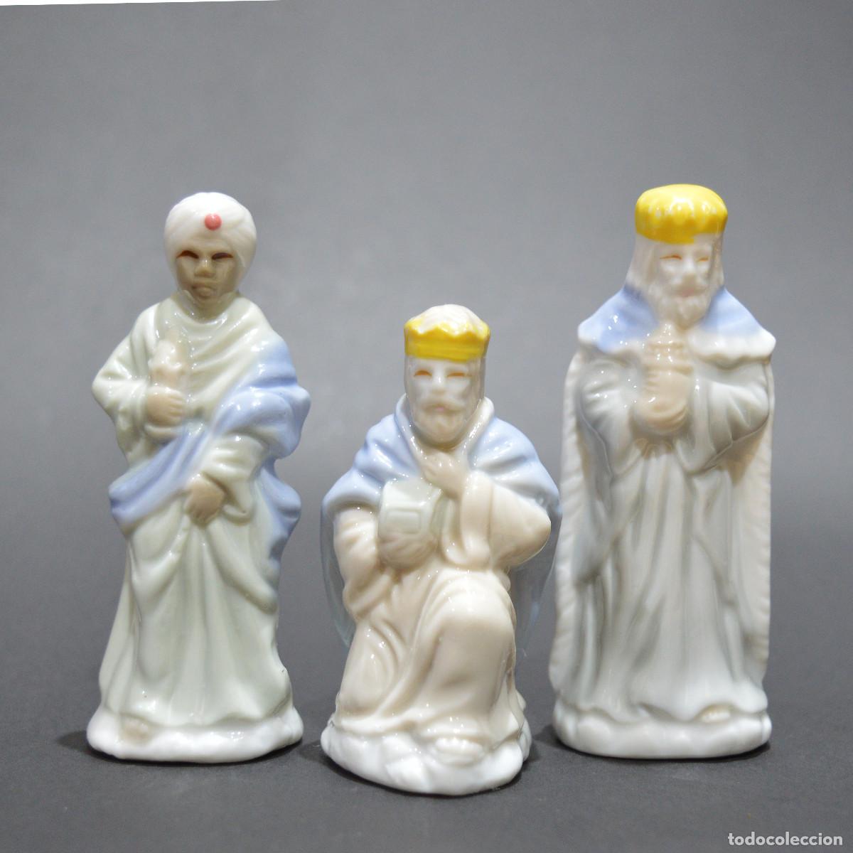 Figuras de Bel&eacute;n: LOTE TRES REYES MAGOS DE PORCELANA