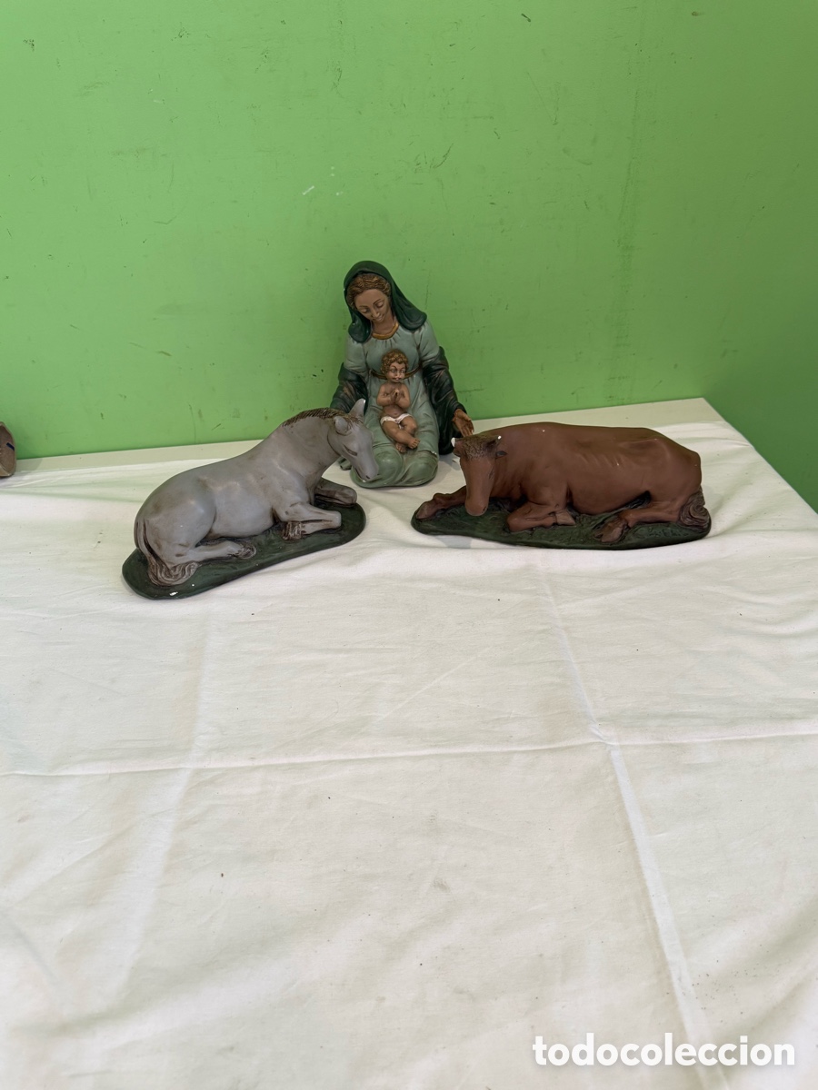 Figuras de Bel&eacute;n: Figuras bel&eacute;n antiguas escayola policromada a&ntilde;os 50 Virgen Ni&ntilde;o buey y mula grandes