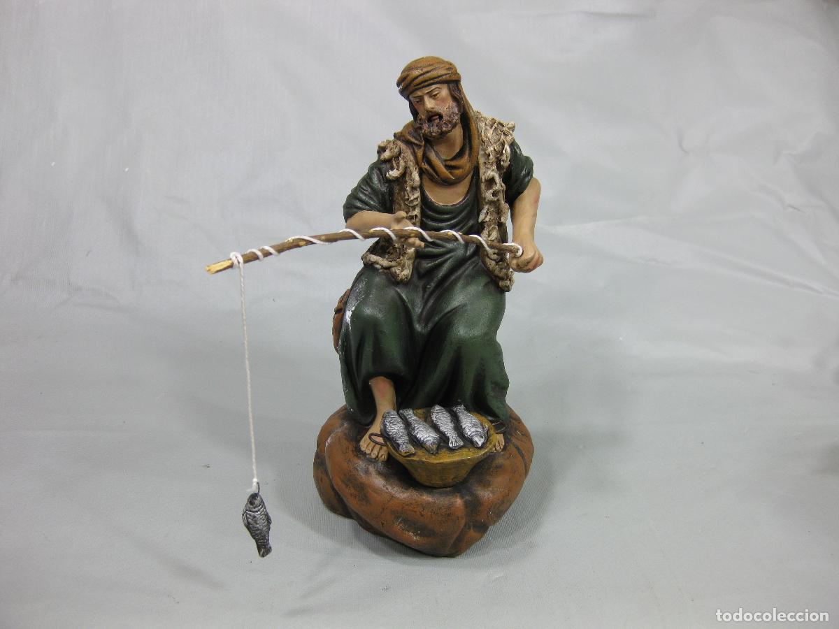 Figuras de Bel&eacute;n: FIGURA DE UN PESCADOR DE RIO PARA NACIMIENTO DE 17 CM. J. FERN&Aacute;NDEZ. DECORARTE