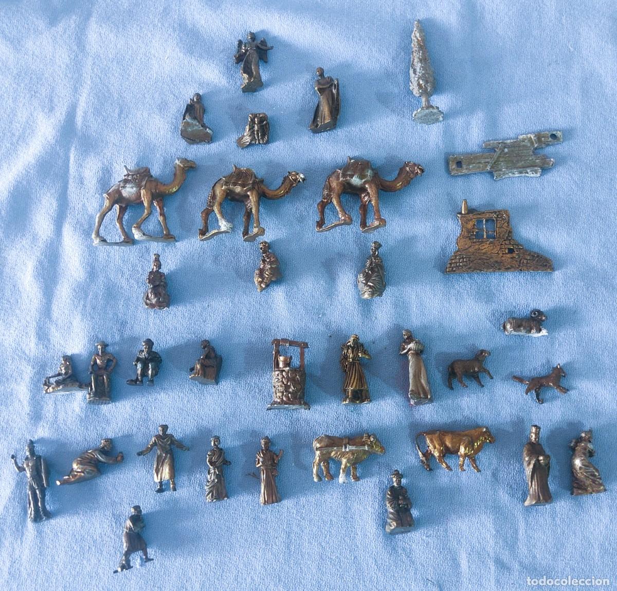 Figuras de Bel&eacute;n: ANTIGUO BELEN NACIMIENTO EN MINIATURA DE METAL