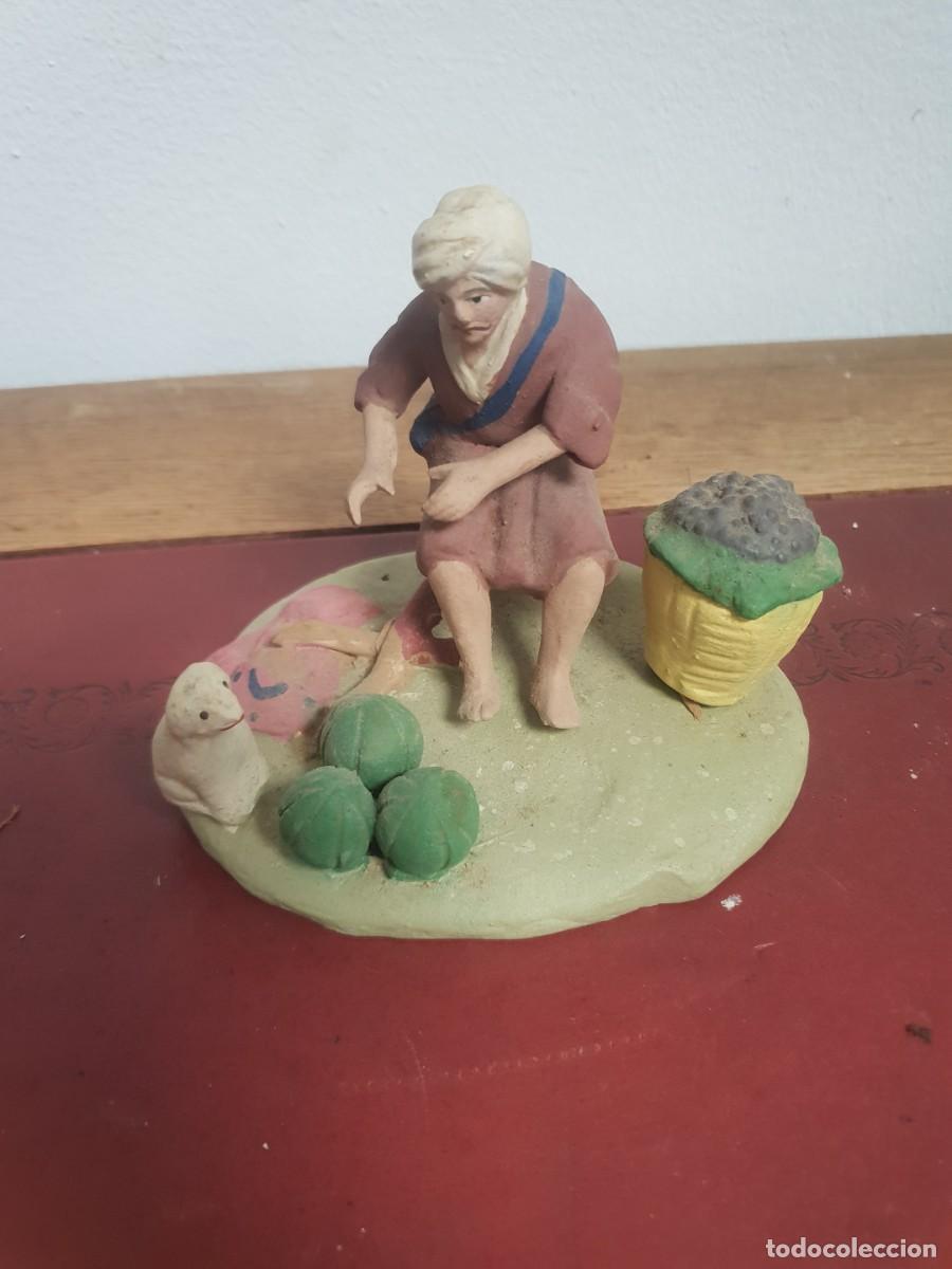 Figuras de Bel&eacute;n: Figura belen antigua terracota vendedora fruta