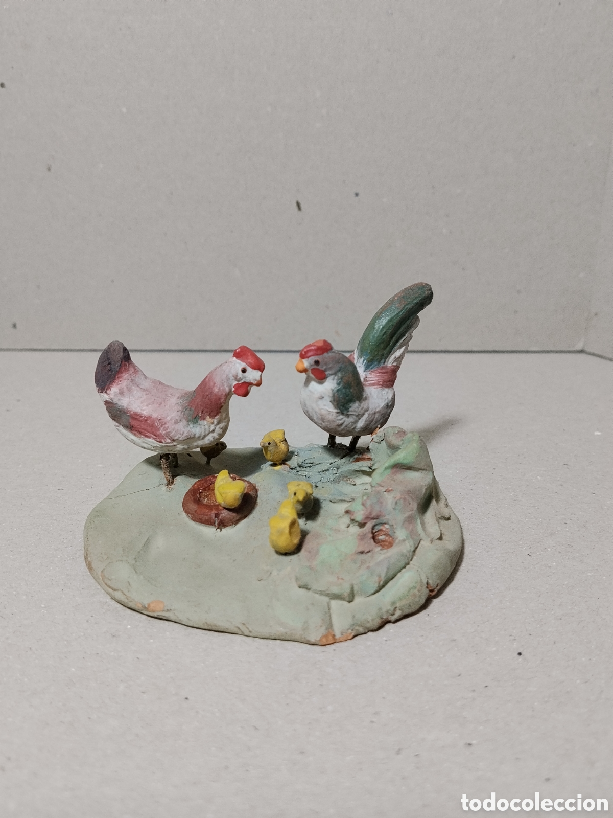 Figuras de Bel&eacute;n: Figura de Bel&eacute;n, pesebre,barro, terracota. Diorama gallinas y pollitos
