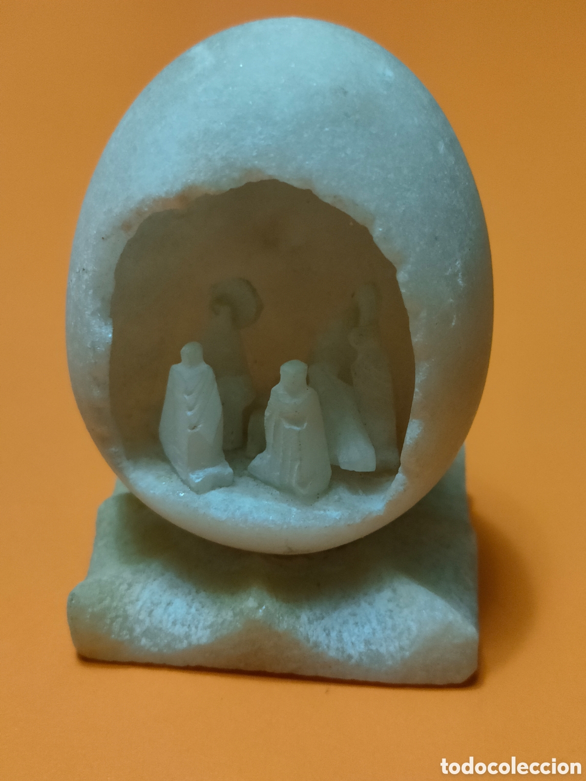 Figuras de Bel&eacute;n: Peque&ntilde;o misterio en forma de huevo en piedra