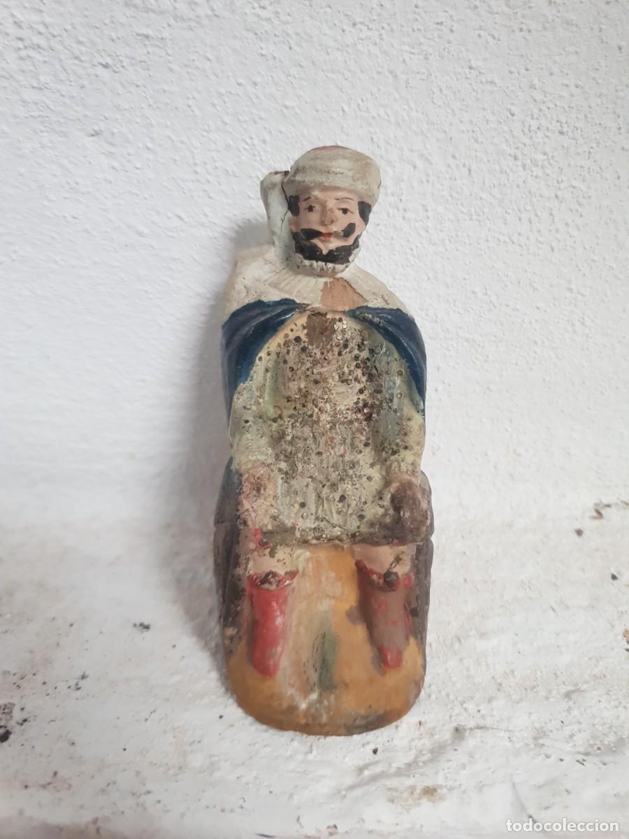 Figuras de Bel&eacute;n: Figura belen antigua terracota rey mago 9 cms