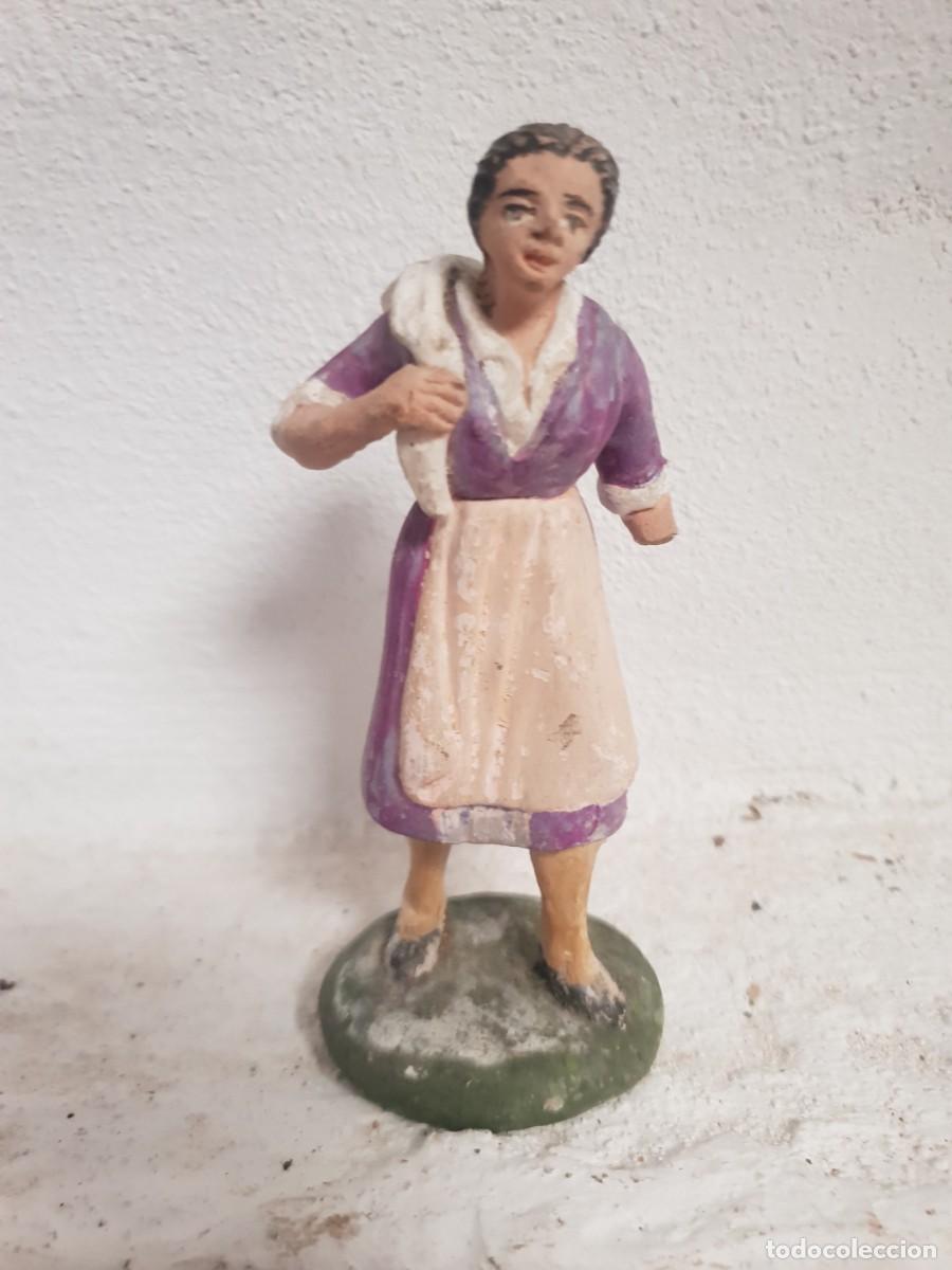 Figuras de Bel&eacute;n: Figura belen antigua terracota lavandera 9.50 cms
