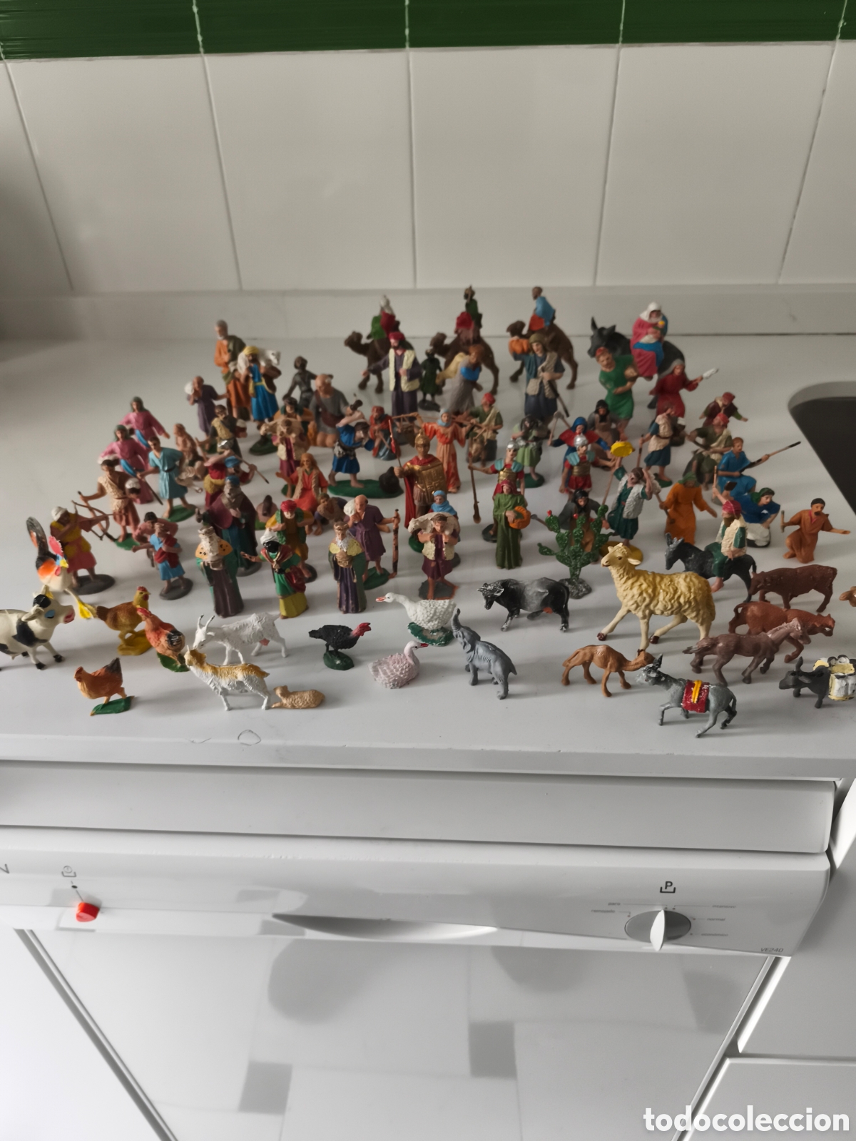 Figuras de Bel&eacute;n: Lotazo de antiguas figuras del portal de Bel&eacute;n de PVC a&ntilde;os 70/80 en buen estado