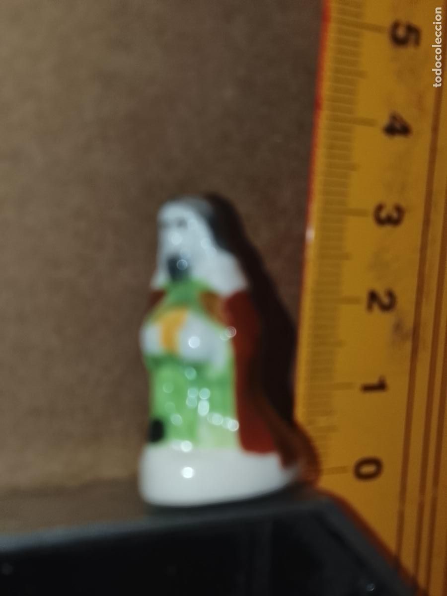 Figuras de Bel&eacute;n: antigua figura de ROSCON DE REYES PORCELANA REY MAGO