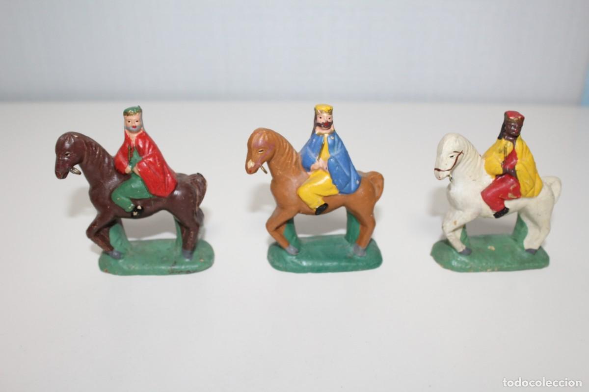 Figuras de Bel&eacute;n: 3 FIGURAS BARRO COCIDO LOS 3 REYES MAGOS