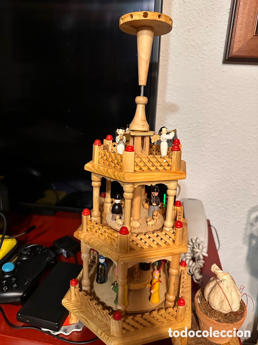 Figuras de Bel&eacute;n: Pir&aacute;mide navide&ntilde;a alemana, leed