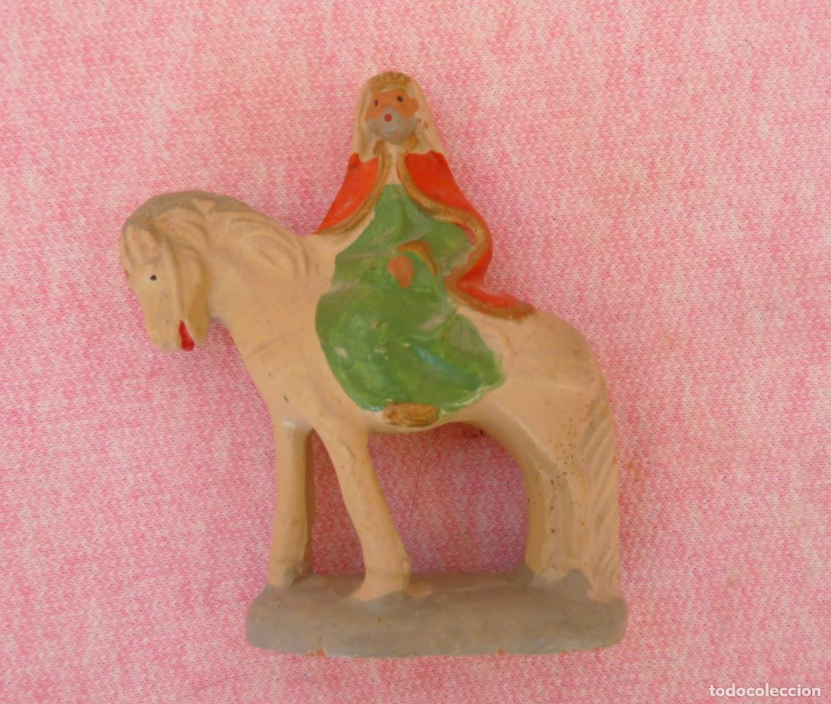 Figuras de Bel&eacute;n: Rey Mago en caballo.