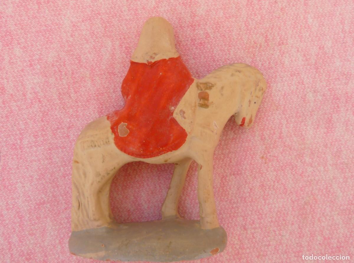 Figuras de Bel&eacute;n: Rey Mago en caballo. - Foto 2
