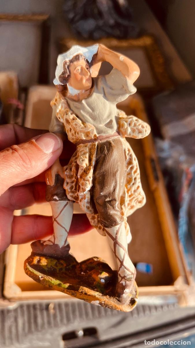 Figuras de Bel&eacute;n: Figura Bel&eacute;n escayola pastor con sombrero 15cms