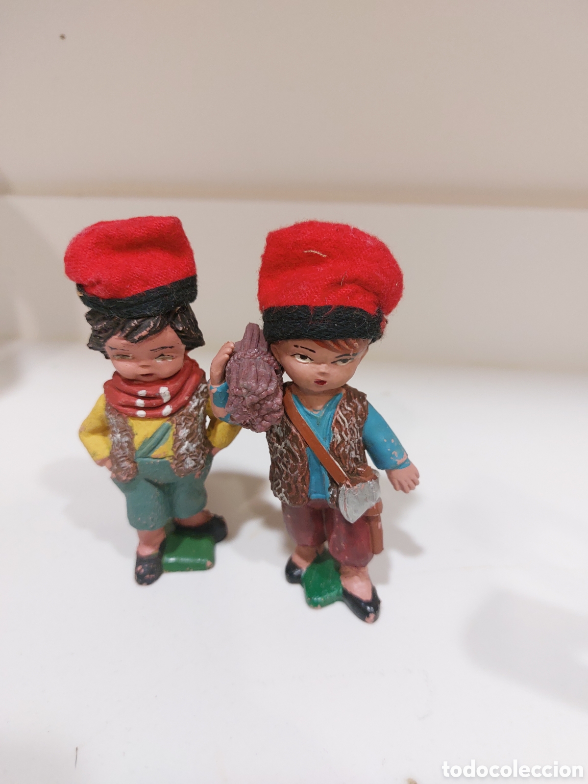 Figuras de Bel&eacute;n: 2 figura pesebre belen . pastor con barretina de tela . Murcia cabezones ?