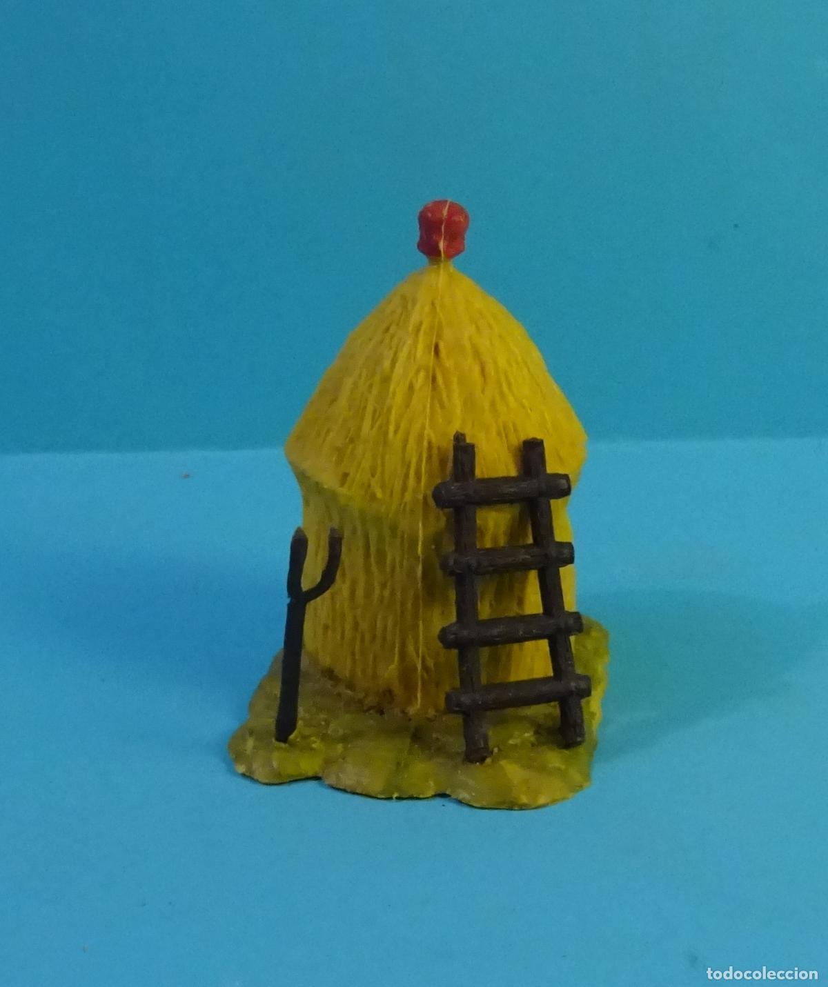 Figuras de Bel&eacute;n: PAJAR. FIGURA DE PL&Aacute;STICO R&Iacute;GIDO. FORMATO BASE 5 X 5,5 CM. ALTURA 7 CM