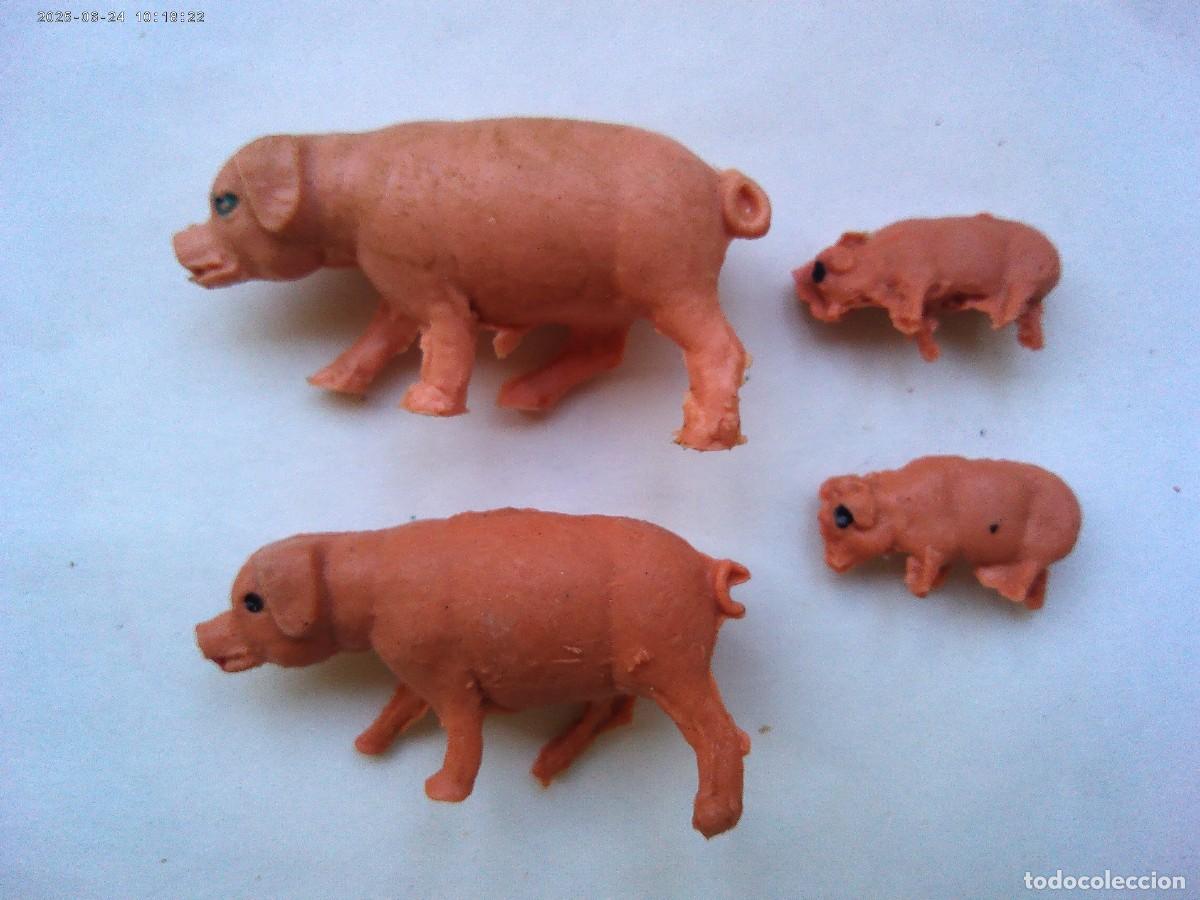 Figuras de Bel&eacute;n: LOTE DE 4 ANTIGUAS FIGURAS DE PLASTICO DEL BELEN : CERDOS , VERRACOS Y LECHONES