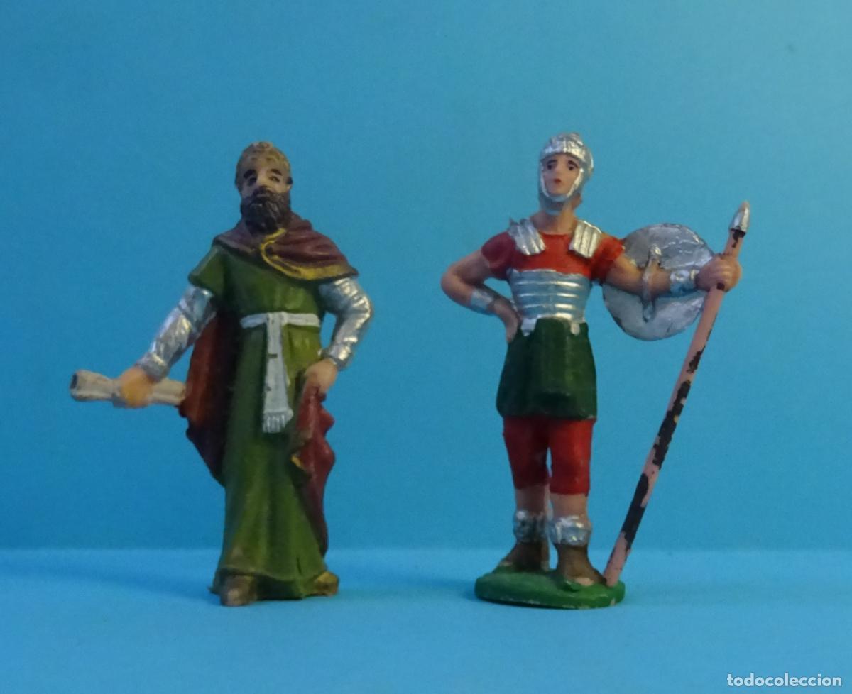 Figuras de Bel&eacute;n: DOS FIGURAS DE PL&Aacute;STICO R&Iacute;GIDO DE BEL&Eacute;N: HERODES Y SOLDADO ROMANO. ALTURA 7,5 CM
