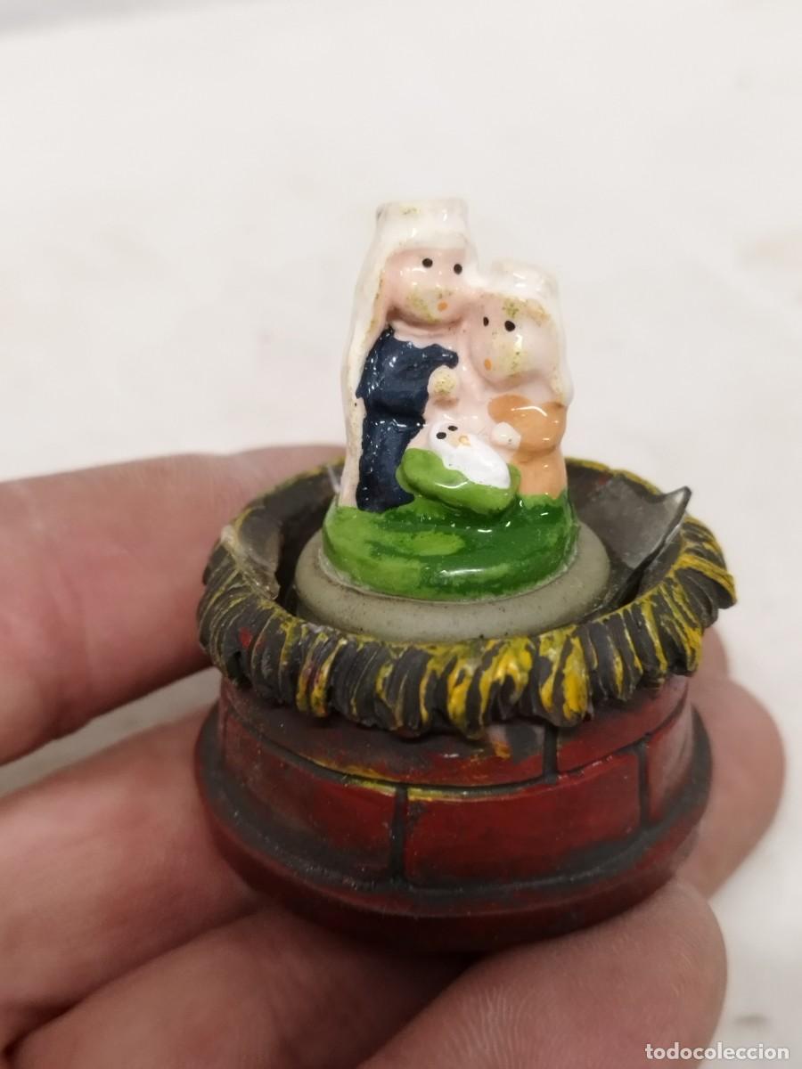 Figuras de Bel&eacute;n: Bola de nieve incompleta. Navidad, nacimiento de bel&eacute;n.